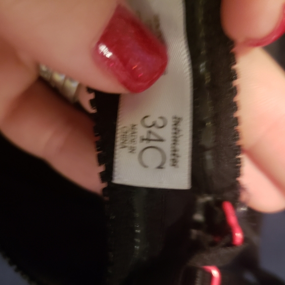 Bras - Picture 3 of 5